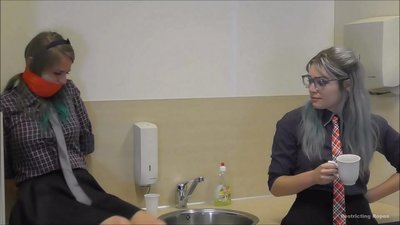 Dipendenti / marbuta u gagged / mara f'diffikultà